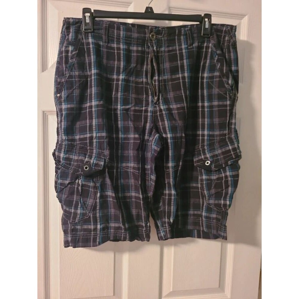 Helix Men's plaid cargo shorts 38